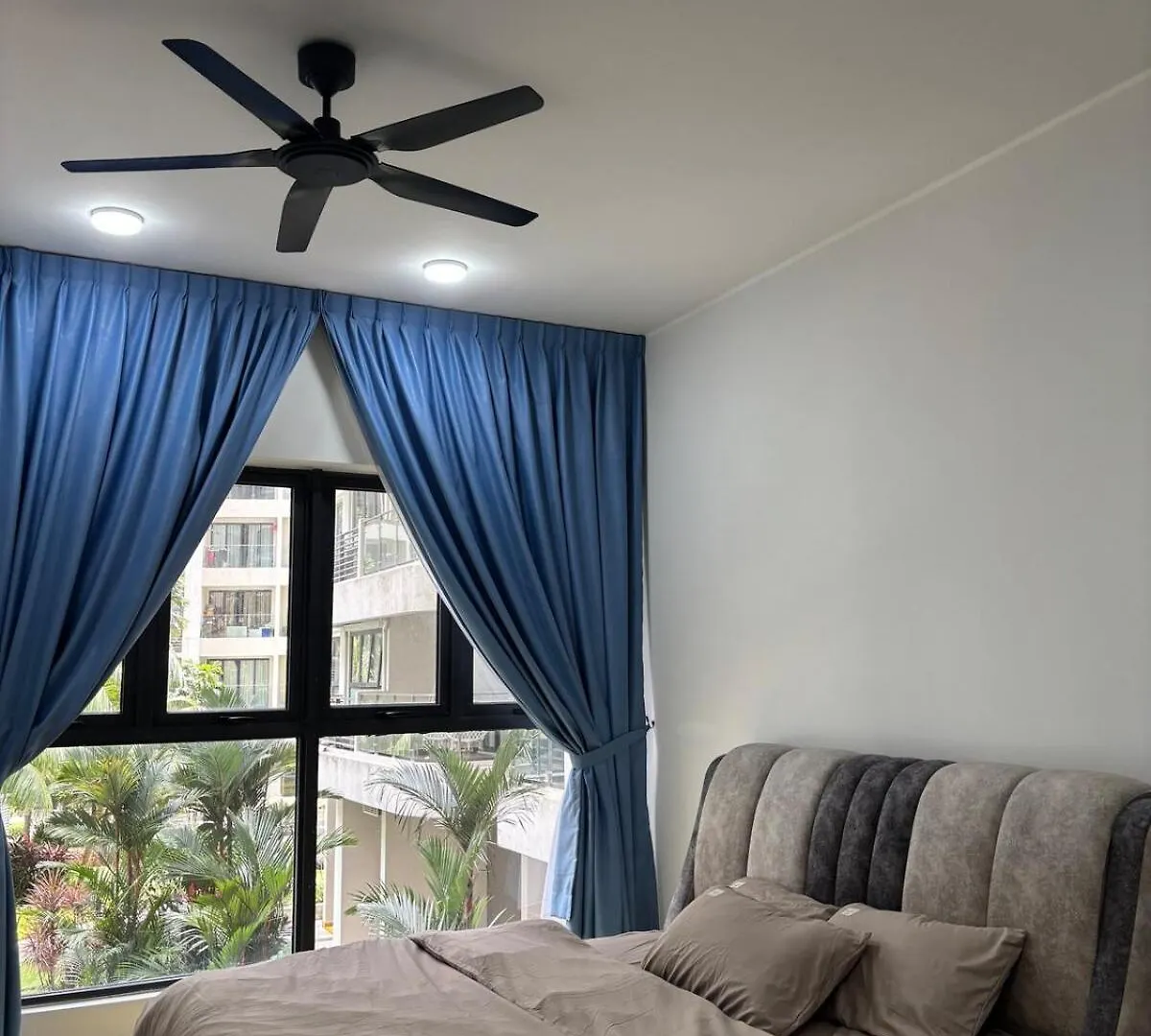 Apartment Pool View By The Beach 6-8Pax 3B3B Cozy Staycation Johor Bahru