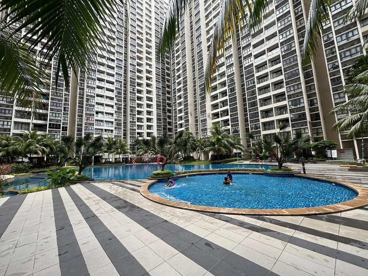 Pool View By The Beach 6-8Pax 3B3B Cozy Staycation Johor Bahru