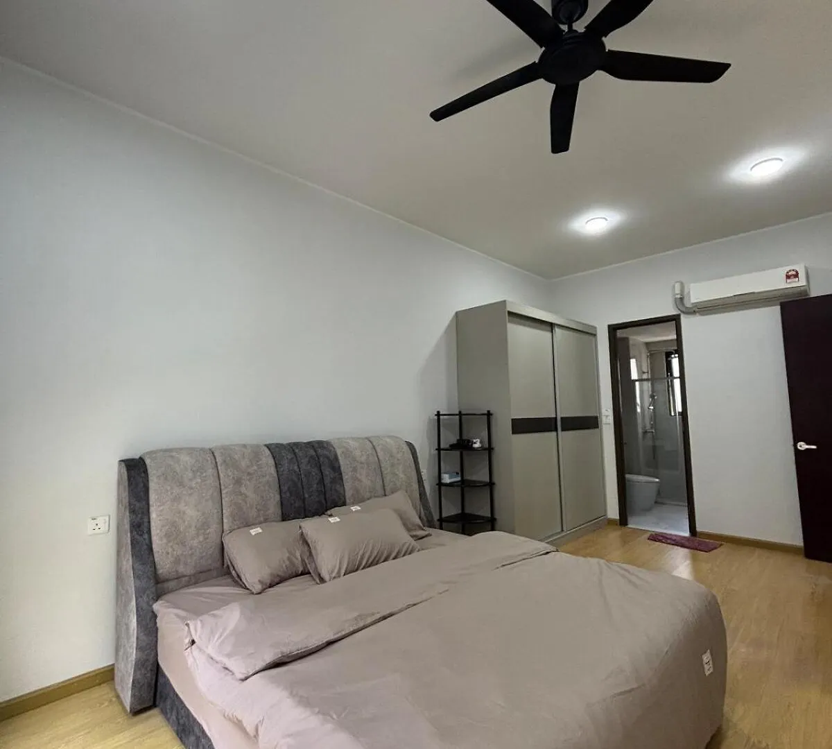 Apartment Pool View By The Beach 6-8Pax 3B3B Cozy Staycation Johor Bahru Malaysia
