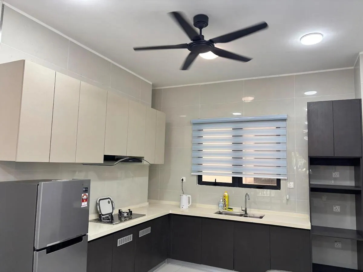 Pool View By The Beach 6-8Pax 3B3B Cozy Staycation Johor Bahru Malaysia